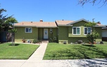 Building Photo - 11411 Chapman Ave