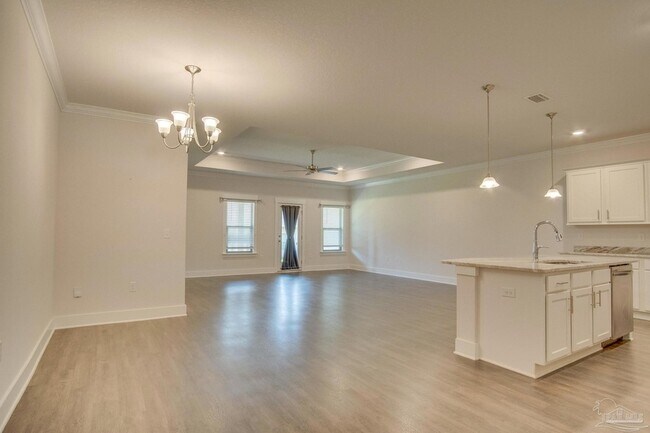 Foto del edificio - 713 Brambling Ct