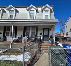 Building Photo - 102 Hanover St