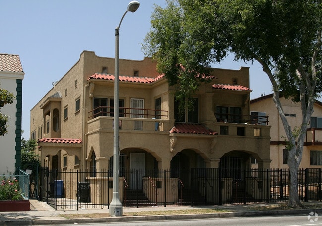Building Photo - 733 N Soto St