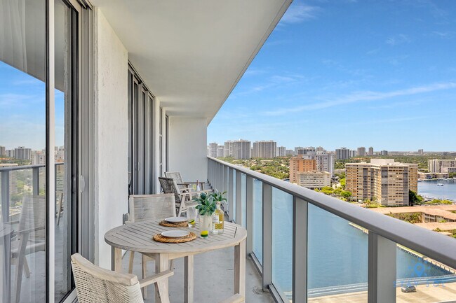 Building Photo - 4010 S Ocean Dr