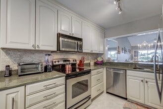 Building Photo - 760 Augusta Blvd