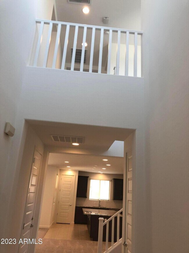 Building Photo - 2511 E Pelican Dr