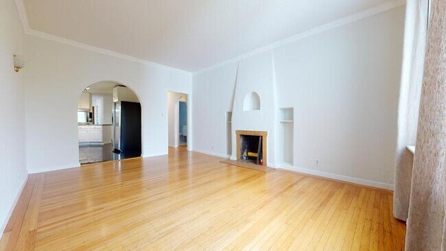 Building Photo - 789 Buena Vista Ave W