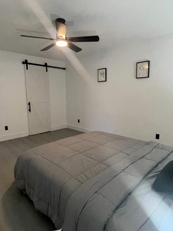 Building Photo - 634 Meadowvale Dr