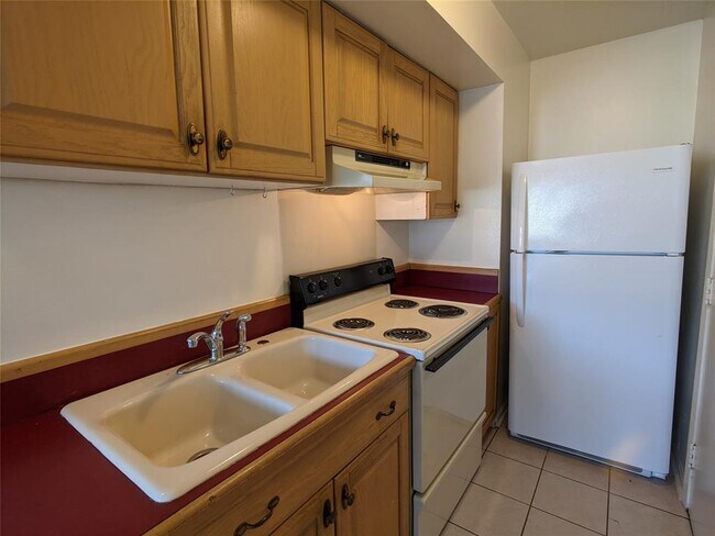 Foto del edificio - 5730 Martel Ave