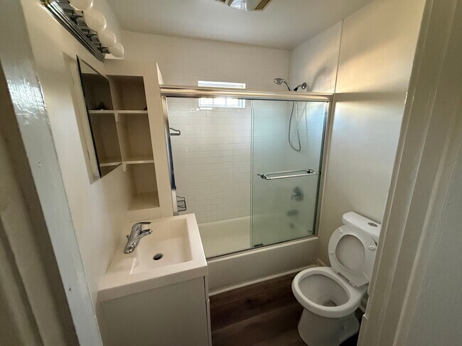 Foto del edificio - 6105 1st St