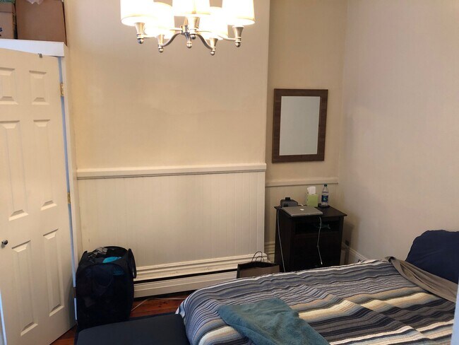 Building Photo - 42 Charles St