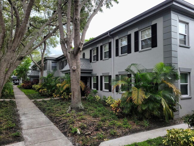 Building Photo - 6925 Avenue Des Palais