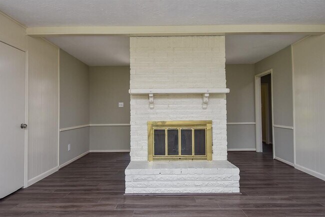 Foto del edificio - 10803 Shannon Hills Dr