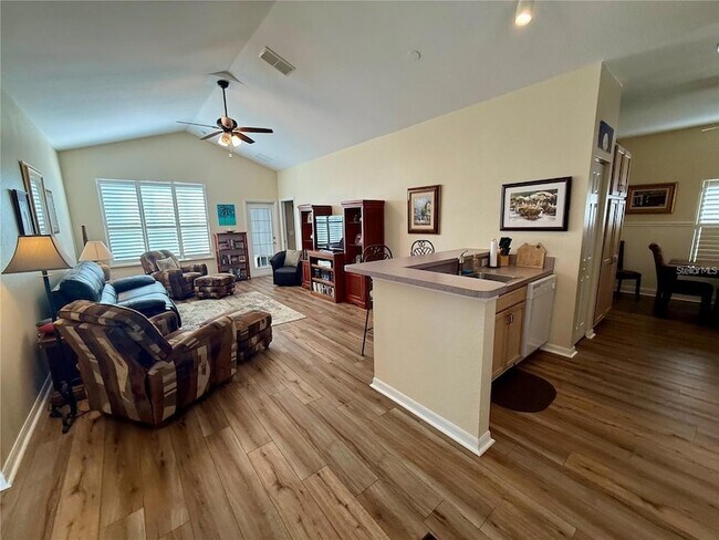 Foto del edificio - 11122 SW 73rd Ct