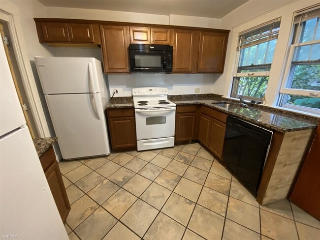 Building Photo - 7 br, 3 bath House - 954 Greenwood Ave
