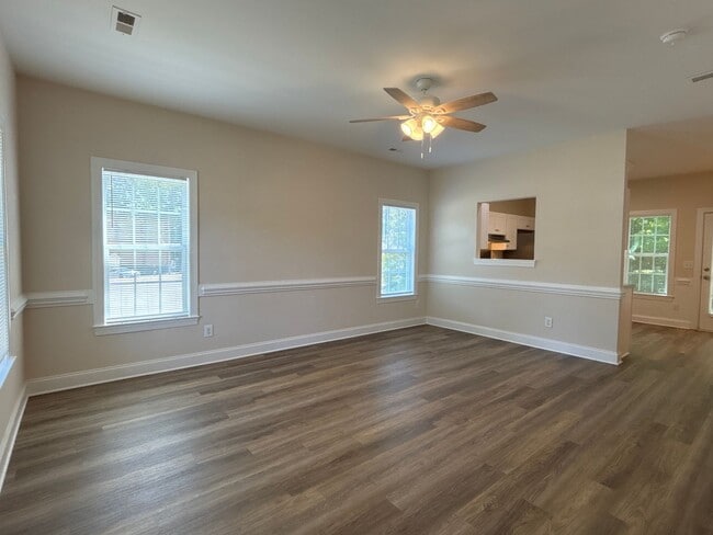 Building Photo - 4 Bedroom house in Brightwood area at a great price!
