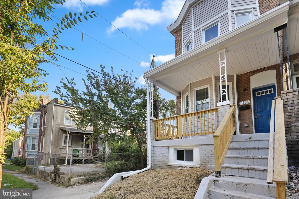 Foto principal - 3203 Grayson St
