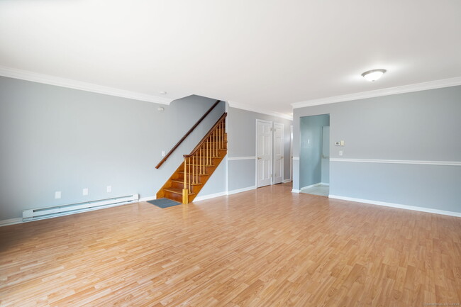 Building Photo - 714 Newhall St