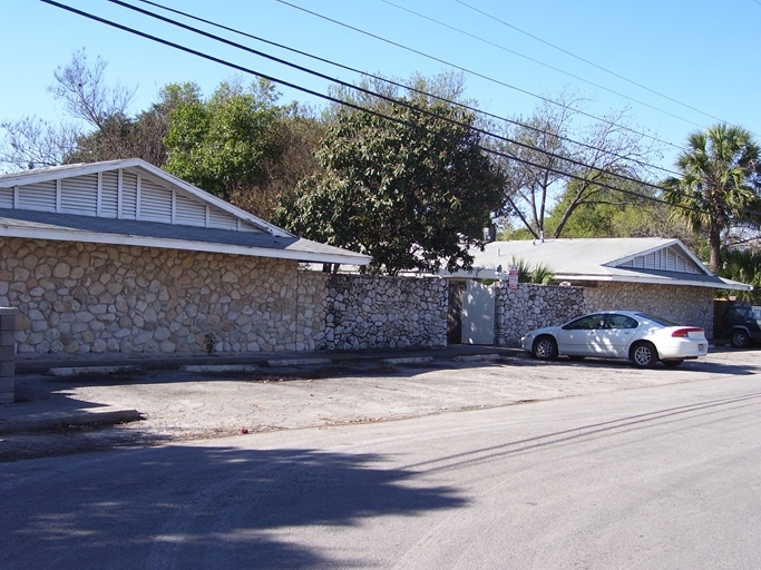 Primary Photo - Del Rey Apartments