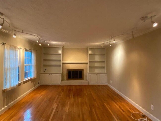 Building Photo - 5216 Willow Point Pkwy