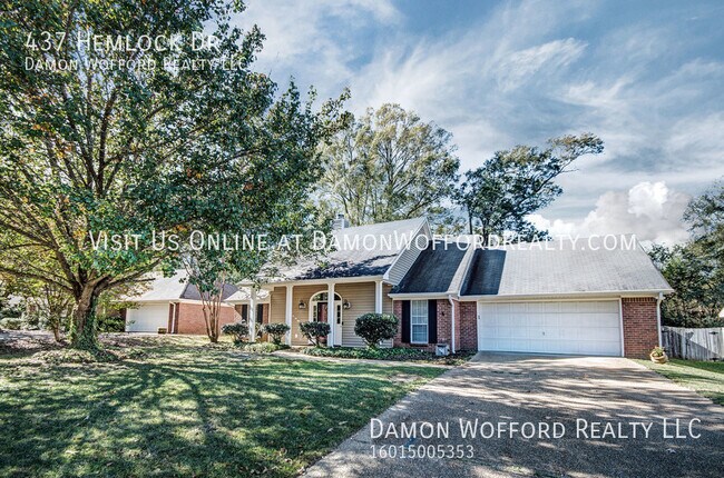 Building Photo - 437 Hemlock Dr