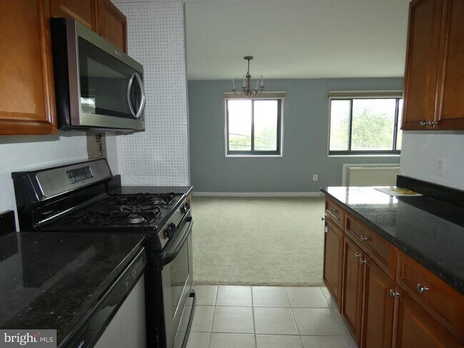 Foto del edificio - 1300 S Arlington Ridge Rd