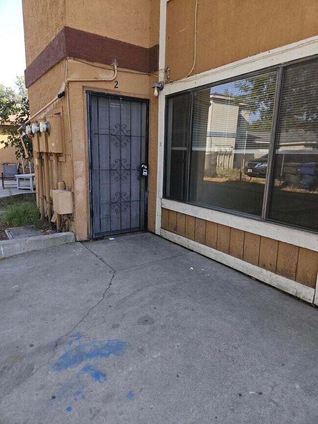 Foto del edificio - 1509 Lynne Renee Ct