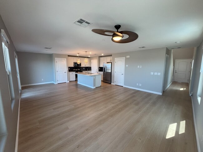 Building Photo - 290 Quail Finch Dr
