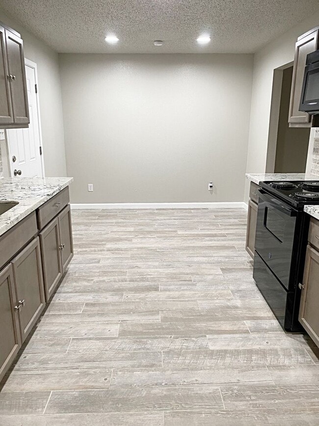 Building Photo - 6025A Bedford, Beaumont, TX 77708