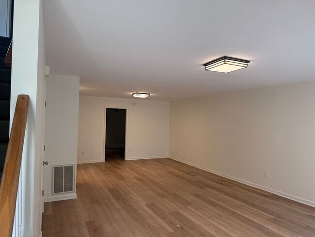 Building Photo - Lexington - Commercial Property