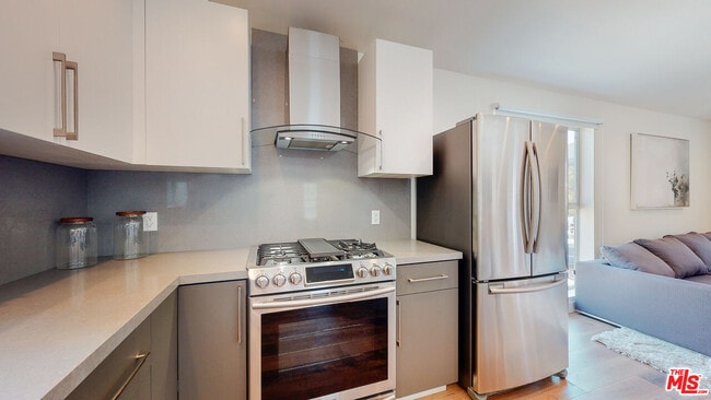 Foto del edificio - 547 N W Knoll Dr