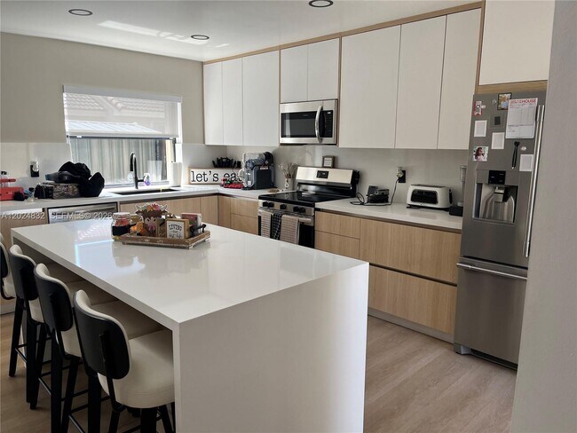 Foto del edificio - 6538 NW 170th Ln