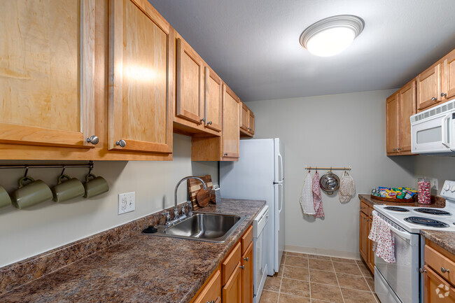 2HAB, 1BA Deluxe - Cocina - The Glenbrook at Rocky Hill