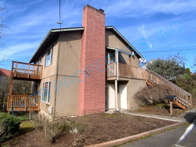 Building Photo - Charming 2-Bedroom Rental in Prime Oregon ...