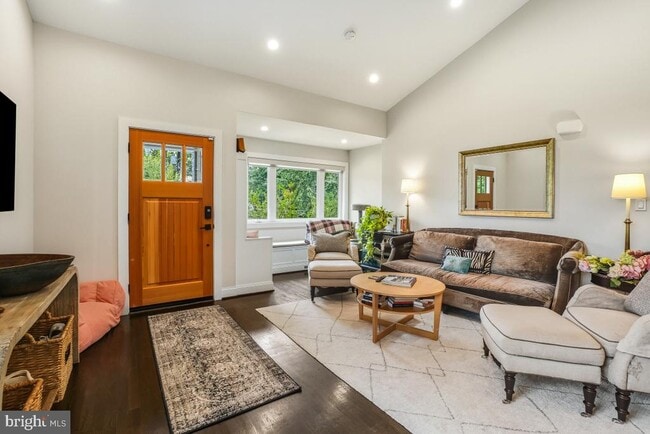 Building Photo - 8706 Sundale Dr