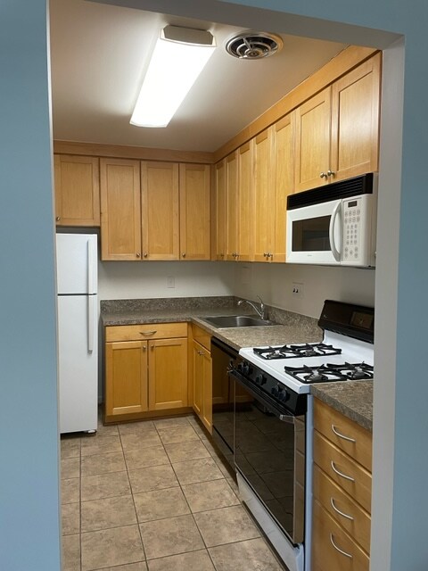 Foto del edificio - 4020 Washington Blvd