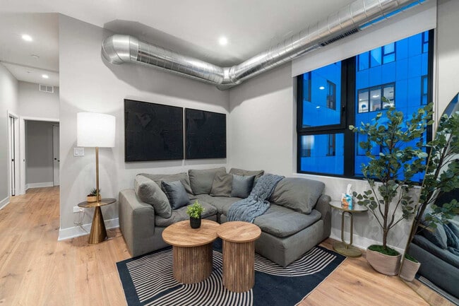 Building Photo - 6044 N Winthrop Ave