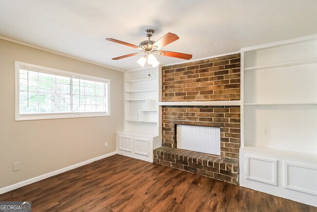 Foto del edificio - 1072 Laurel Ln NW