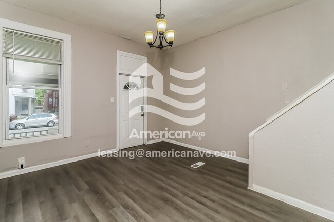 Building Photo - 1525 Greenup St