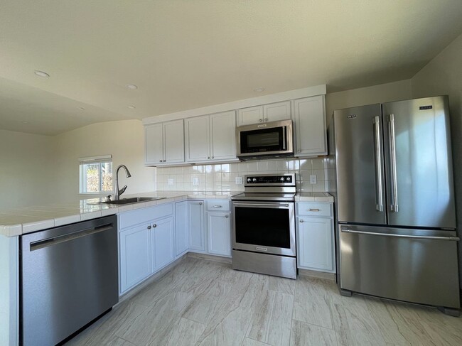 Building Photo - 7981 Moss Landing Rd