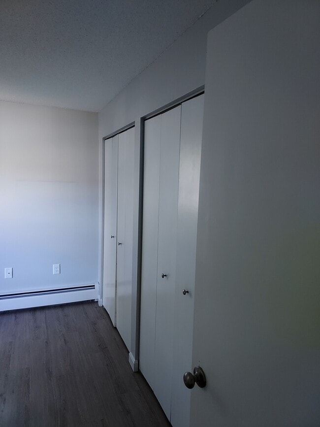 Building Photo - 37 Alice Dr