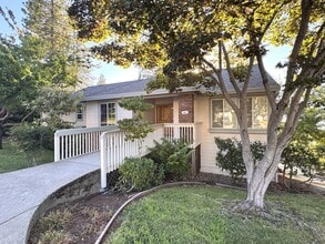Building Photo - 146 Northridge Dr
