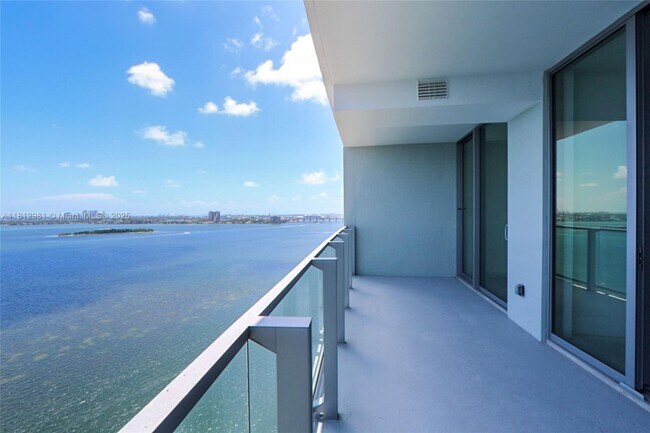 Foto del edificio - 2900 NE 7th Ave