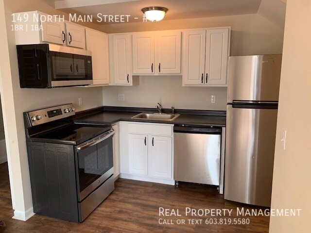 Primary Photo - Nice 1BD Apt- Great Location with Heat/Hot...