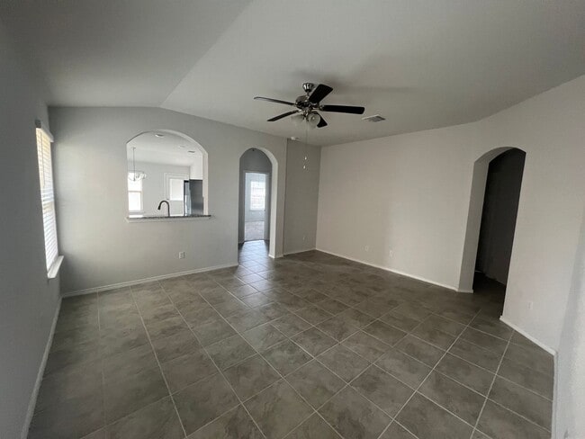 Foto del edificio - AVAILABLE NOW; APPLY TODAY AT OUR WEBSITE!!