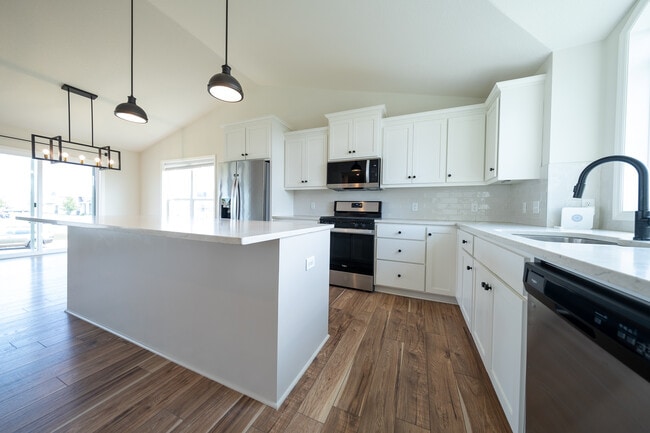 Building Photo - 17318 Encina Path