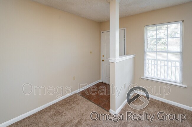 Building Photo - 156 Patton St W