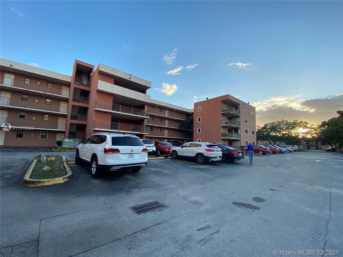 5825 W 25th Ct Unit 408, Hialeah, FL 33016 Condo for Rent in Hialeah