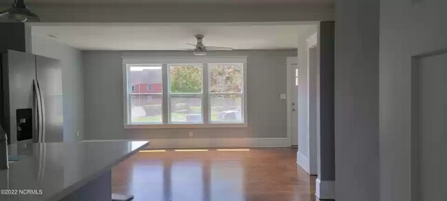 Foto del edificio - 400 E 11th St