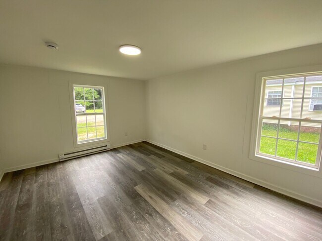Foto del edificio - Newly remodeled home is located in Lancast...