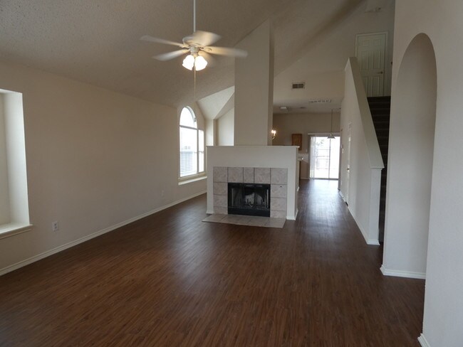 Building Photo - 613 Crystal Brook Dr