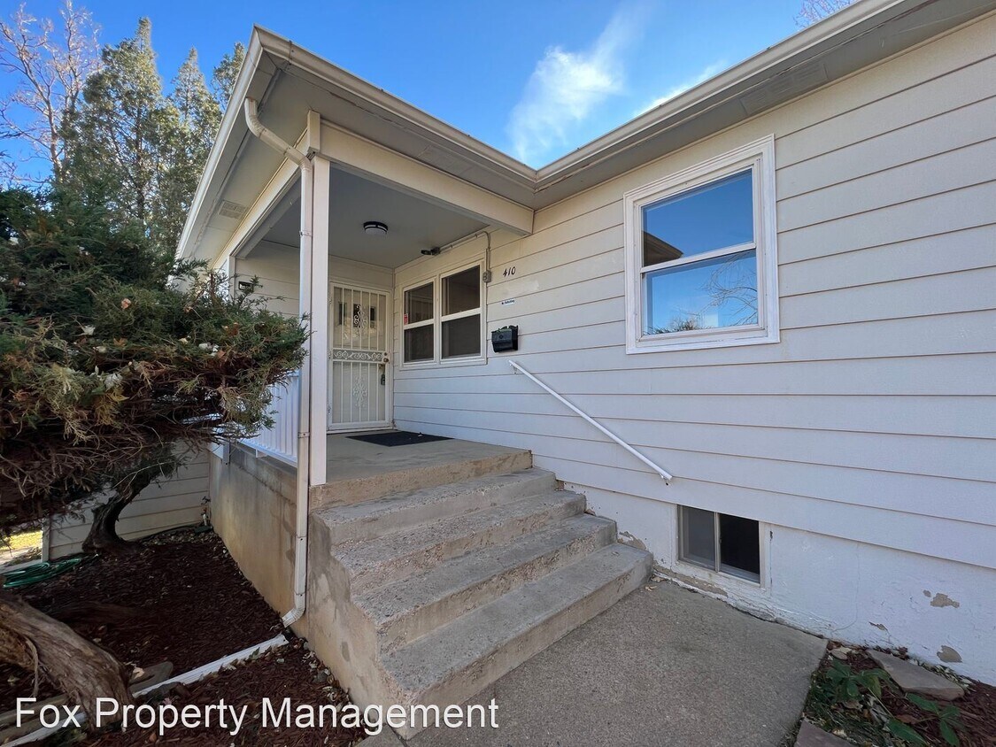 Foto principal - 3 br, 2 bath House - 410 Iris Avenue