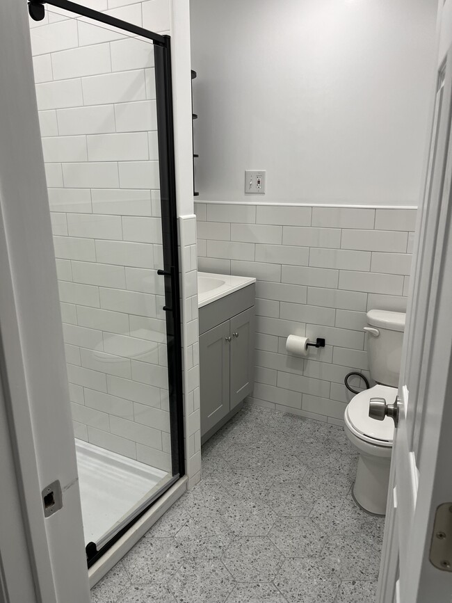Building Photo - 556 Vanderbilt Ave